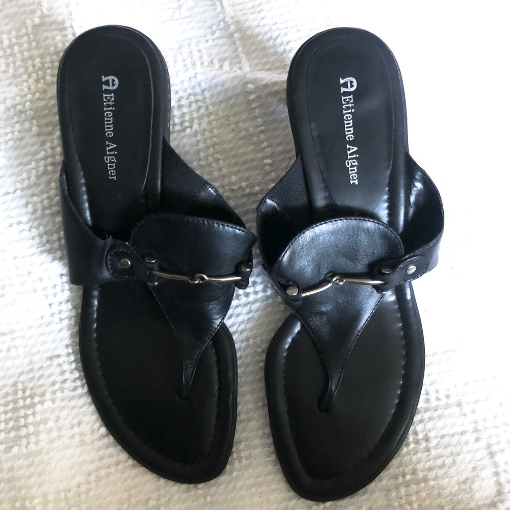 size 9.5 womens, 2 1/2 inch heel, slip on heels!!